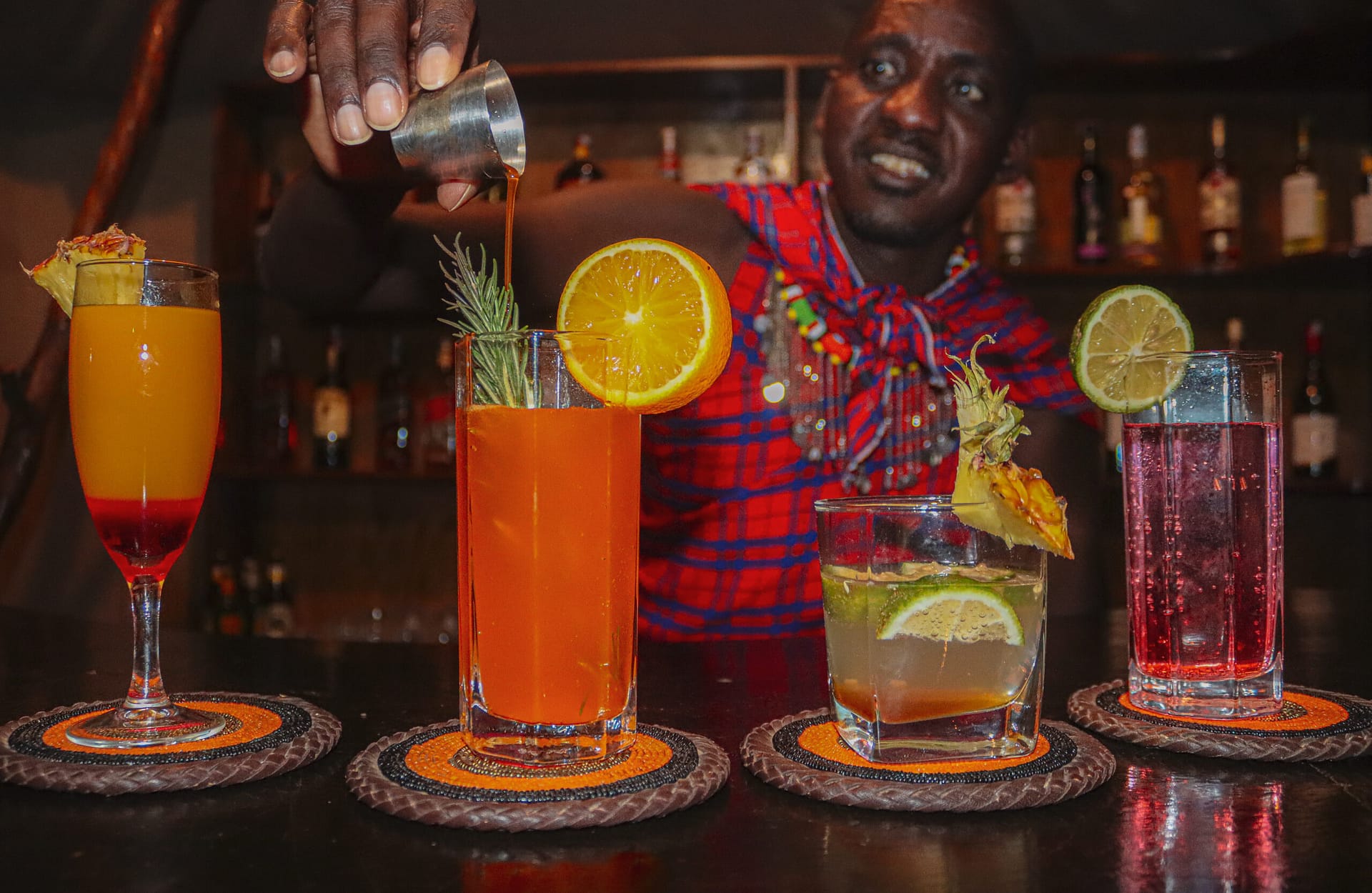 Bar Area - Tembo By Jackson Bush Camp - Barman Cocktail Mixology _Jonathan_ 1