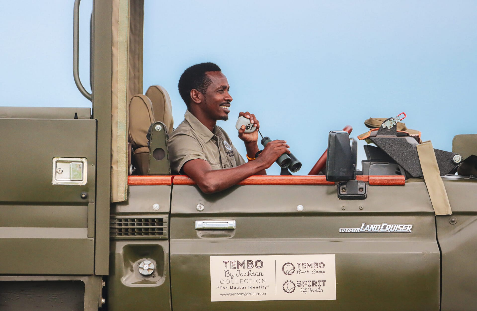 Safari Vehicle (Gameviewer), Safari Viewing & Safari Driver_Guide - Uniform - Angle 5 - Tembo by Jackson