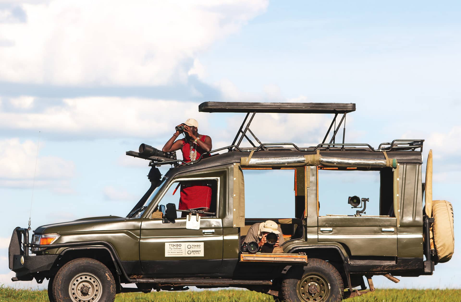 Photographic Vehicle Setup with Host and Guest (Angle 4) - Tembo By Jackson Collection