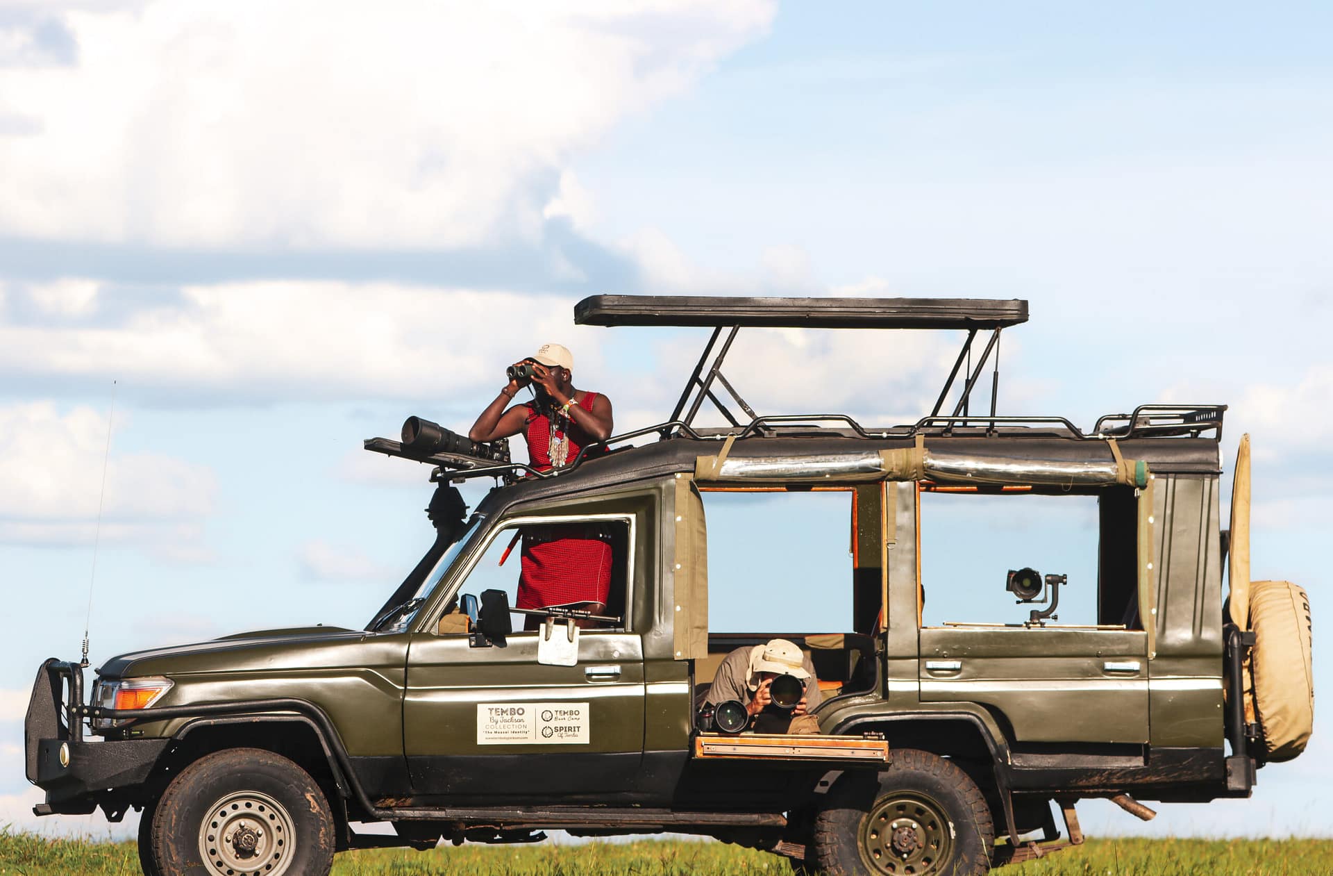 Photographic Vehicle Setup with Host and Guest (Angle 4) - Tembo By Jackson Collection